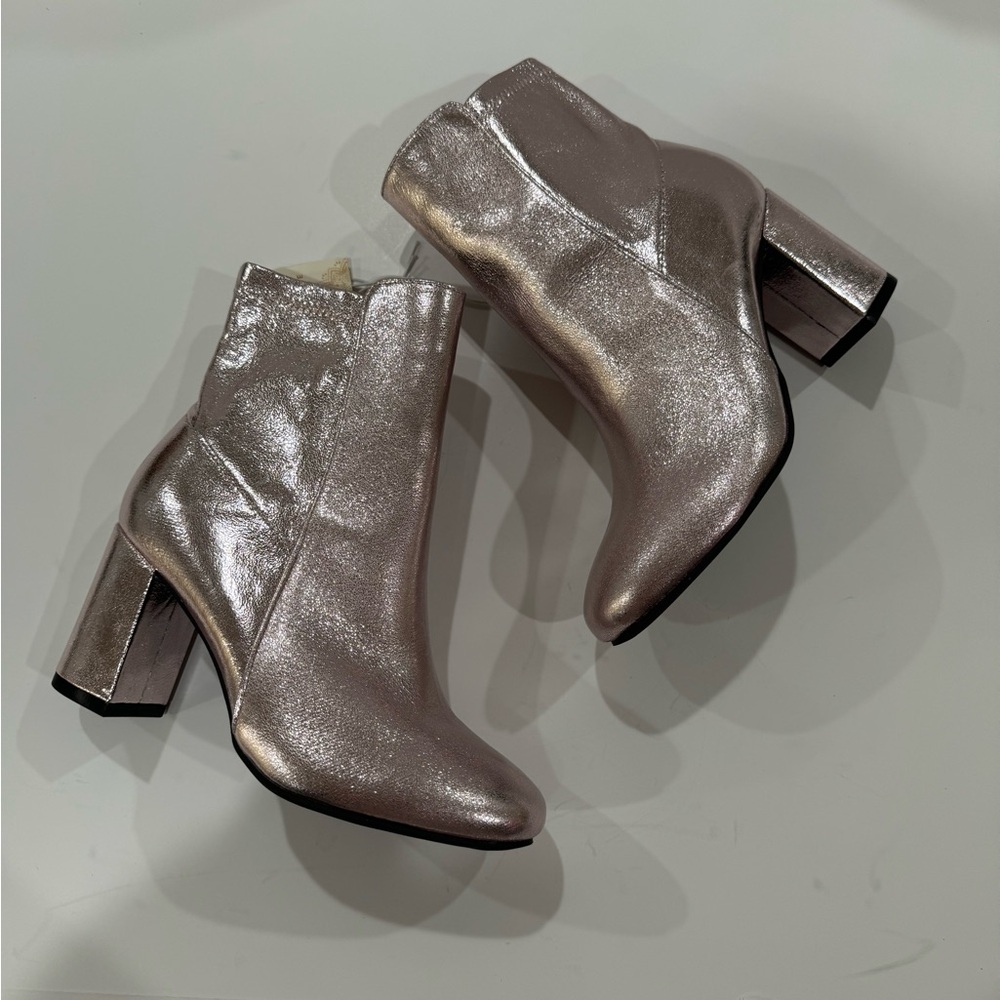 Metallic heeled boots